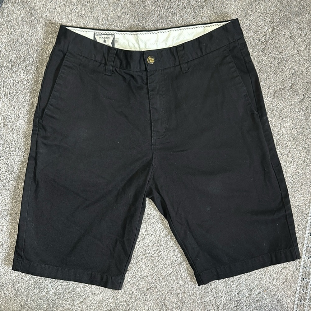 VOLCOM men’s shorts 31 waist